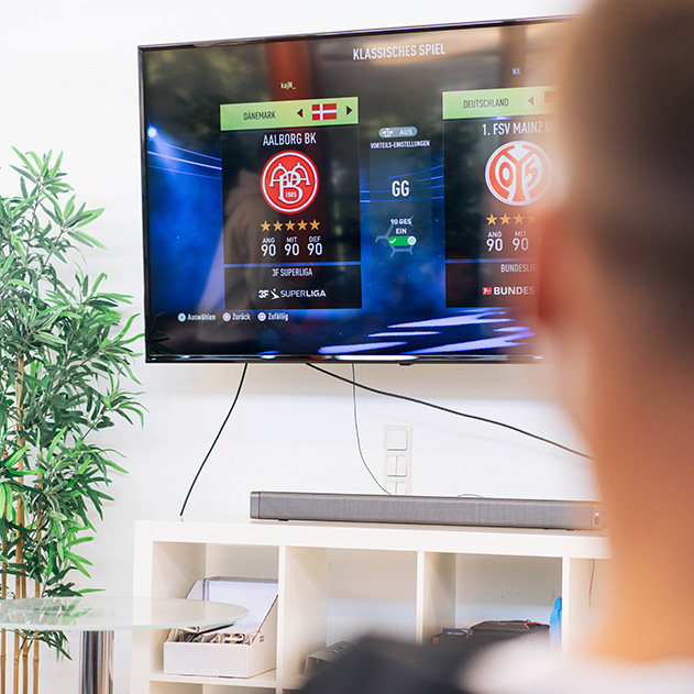 Mitarbeiter beim Fifa-Spiel